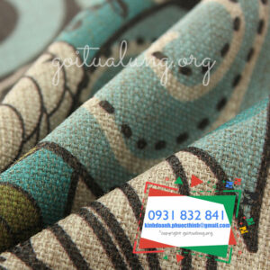 In logo thương hiệu lên gối văn phòng